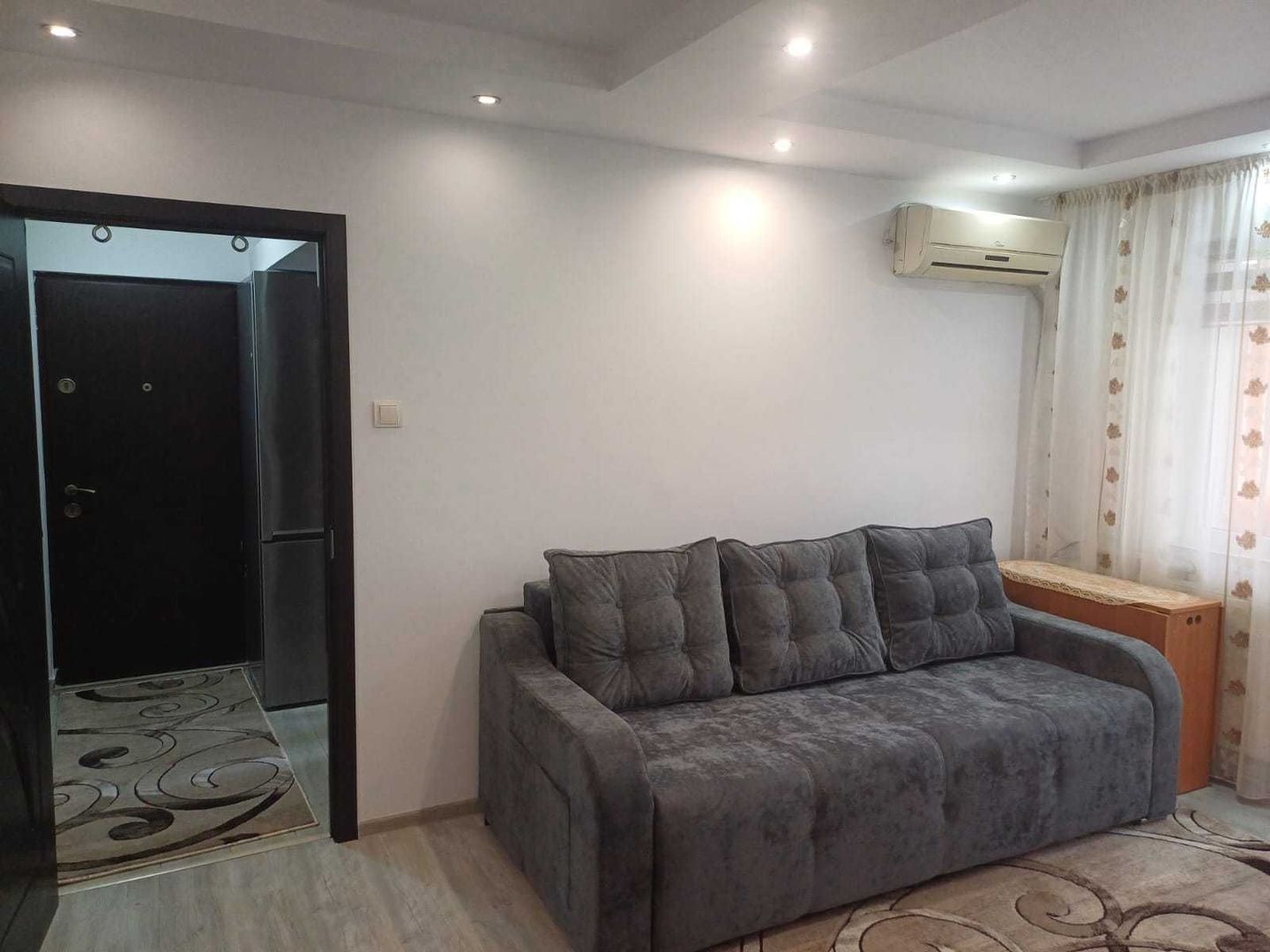 Apartament renovat 2 camere SD 40 mp Mircea Cel Batran 400 euro - Poză 4