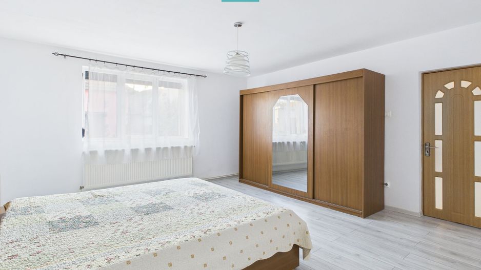 Casă spațioasă cu 4 camere în Vladimirescu - Poză 8