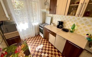 Apartament cu 4 Camere, Etaj 2, Loc De Parcare, Cetate - Poză 1