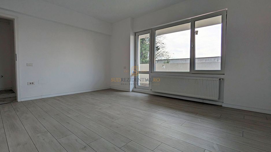 Apartament 2 camere decomandat,curte proprie,metrou Aparatorii Patriei - Poză 2