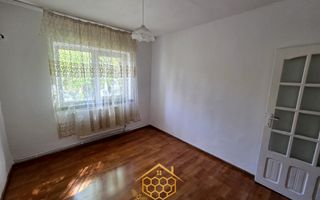 Apartament 3 Camere Decomandat - Spatios - in Zona 1 Mai - Poză 12