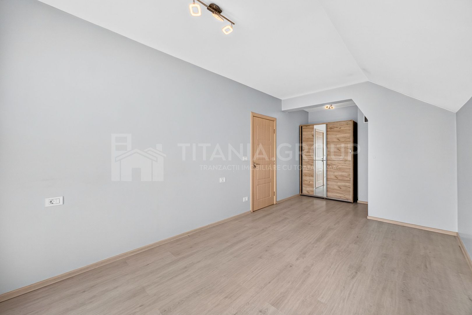 Vila cu 4 dormitoare, panouri, garaj, Stupini, comision 0 - Poză 26