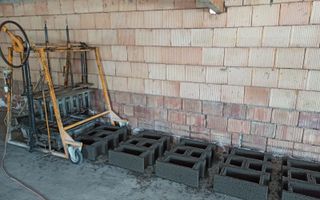 Hala productie boltari/coame/stalpi 173 mp-teren 1400 mp-Jelna - Poză 3