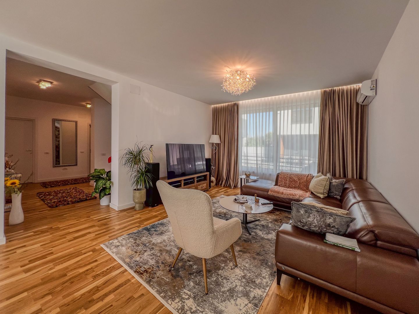 Vilă individuala lângă parcul și pădurea din Corbeanca - Poză 1