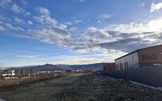 Teren intravilan la intrare in Cristian, pentru constructii industriale - Poză 2
