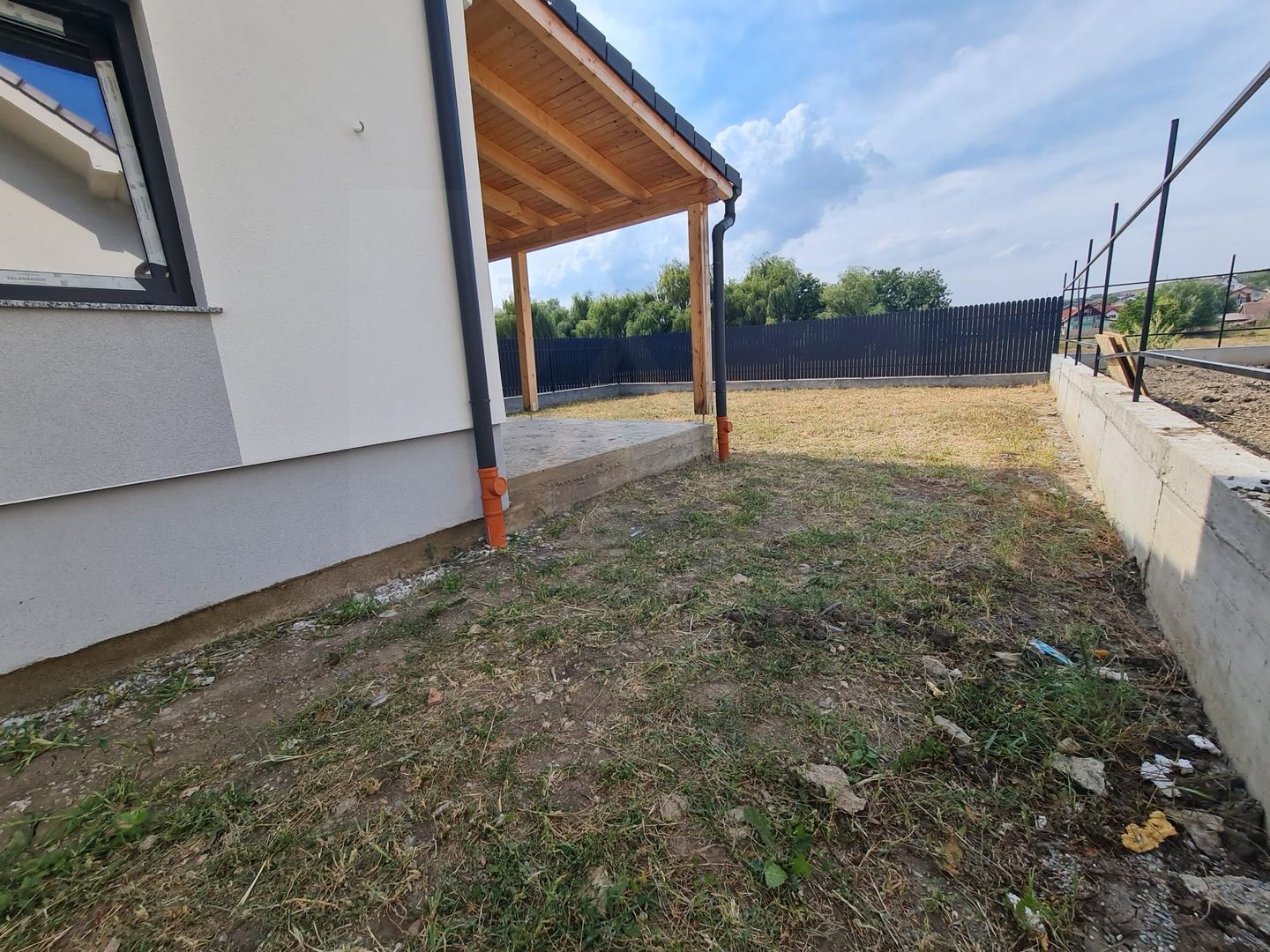 Casa 4 camere 2 bai terasa acoperita si teren 334 mp in Sura Mare - Poză 10