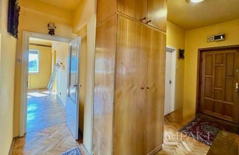 Apartament cu 3 camere de 100 mp utili in zona Semi-Centrala - Poză 8