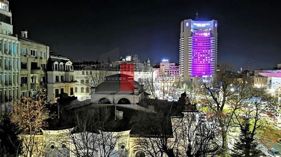 Garsoniera "VALENTA",  vedere "SPLENDIDA"  Piata Universitatii - Poză 1