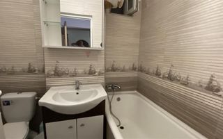 Apartament 2 camere, semidecomandat, zona Cetate. - Poză 4