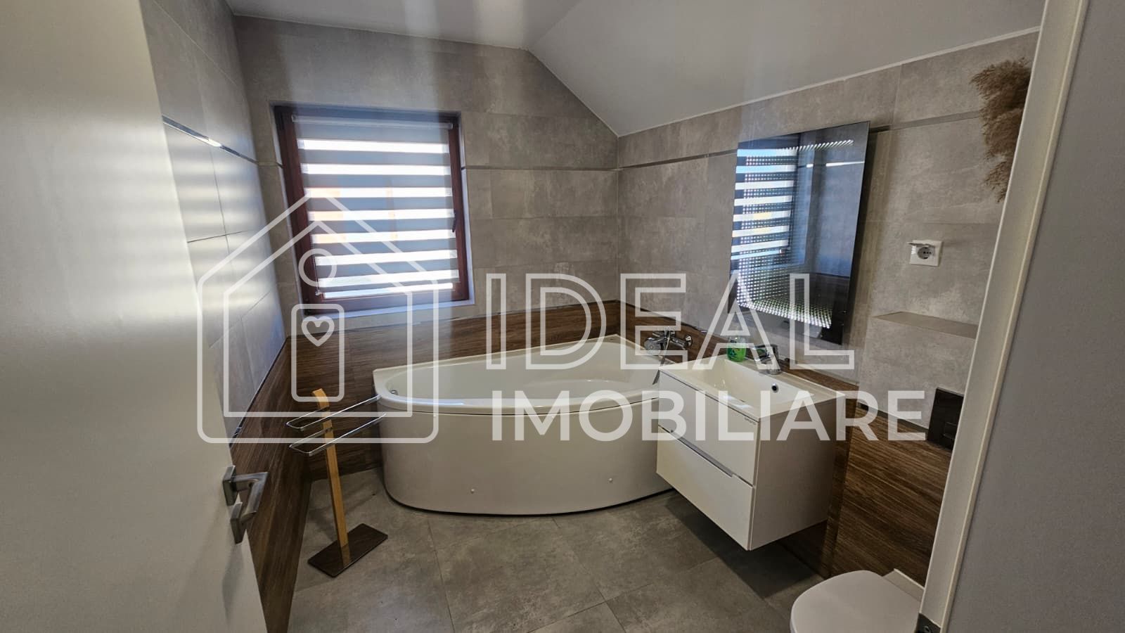 Duplex modern în Șelimbăr -350 mp curte, complet amenajat - Poză 27