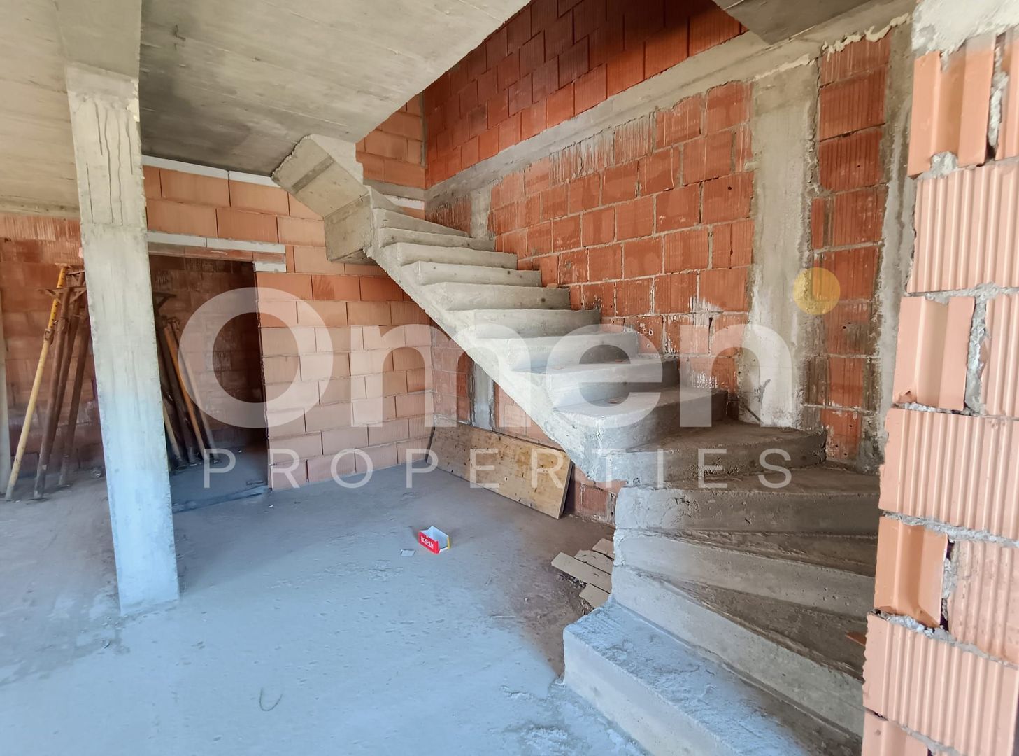 Duplex | La roșu | Zonă liniștită | Curte proprie - Poză 10
