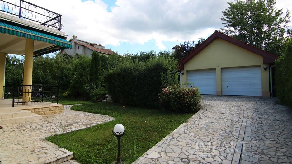 Casa individuala situata la 2 minute de Parcul Engels ! - Poză 43