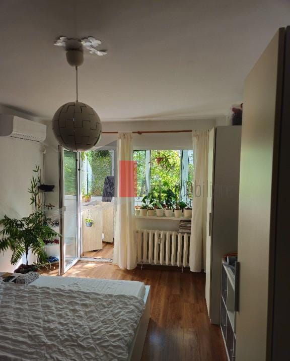 Vânzare apartament 3 camere Bd. Obregia - Poză 1