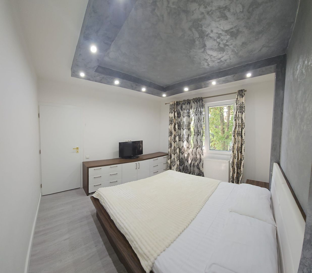 Apartament 3 camere,2 bai,70 mp,bloc izolat ,cartier,Tudor - Poză 10