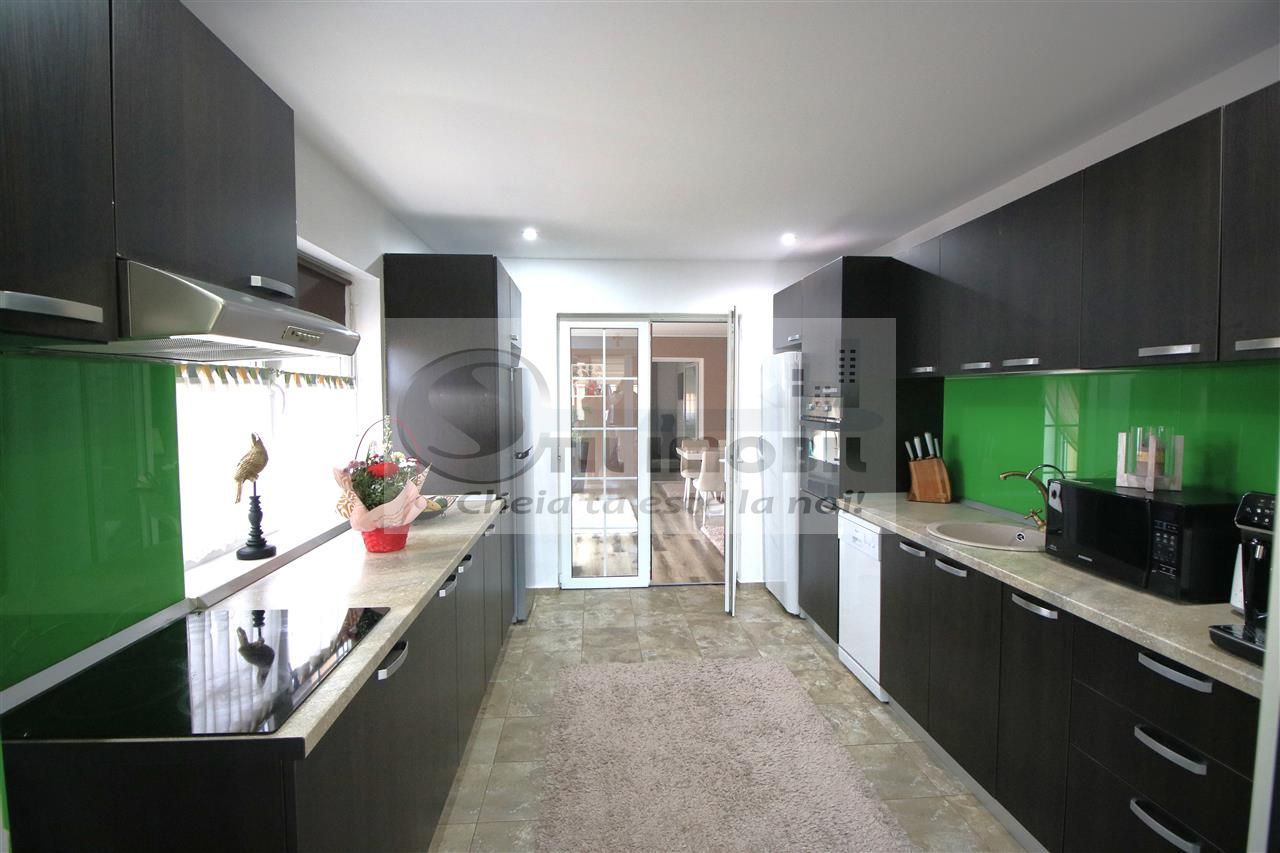 MIROSLAVA CASA EXCLUSIVISTA LA CHEIE LUX STIL MEDITERANEAN MOBILATA - Poză 13