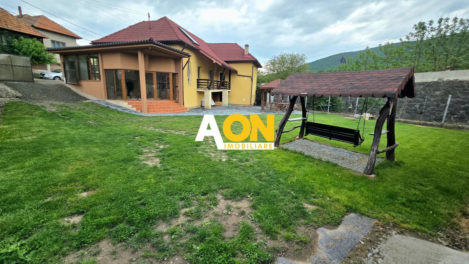 Casă Individuală, 1715mp Teren, Ampoița - Poză 3