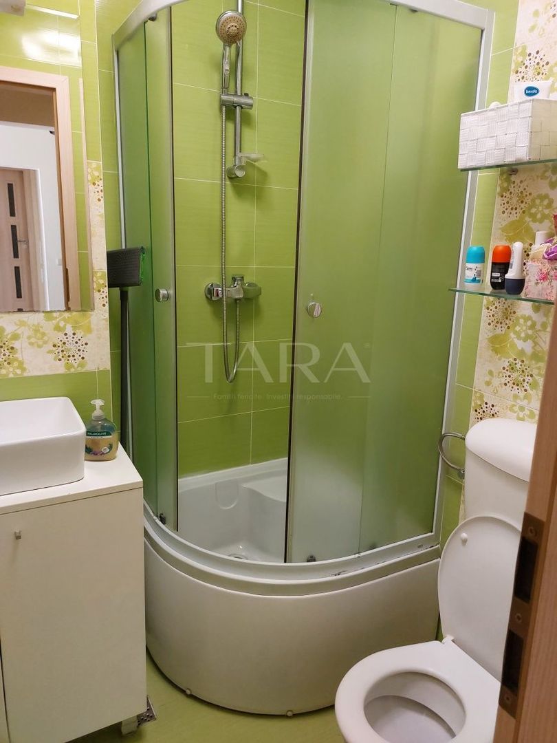 Apartament 4 camere, 78 mp, 2 băi, 2 balcoane,  zona Plopilor. - Poză 6