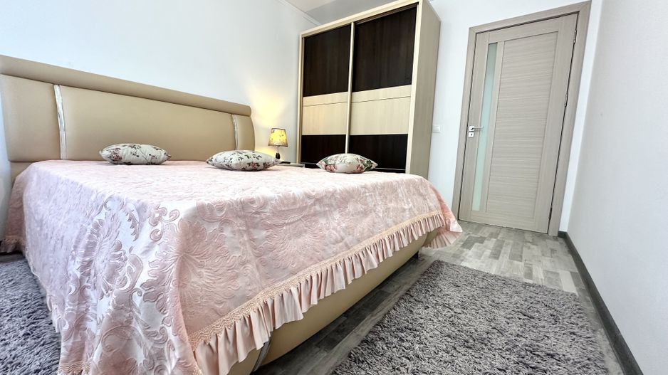 Apartament cu 2 camere  zona Coresi cu loc de parcare acoperit - Poză 7
