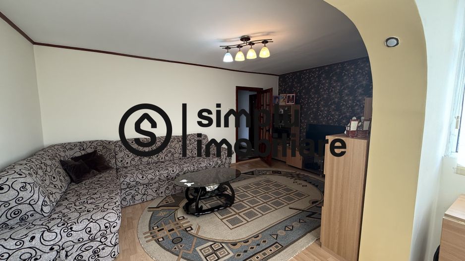 3 decomandate, etaj 2/4, centrala termica, Rovine - 157 000 Euro - Poză 1