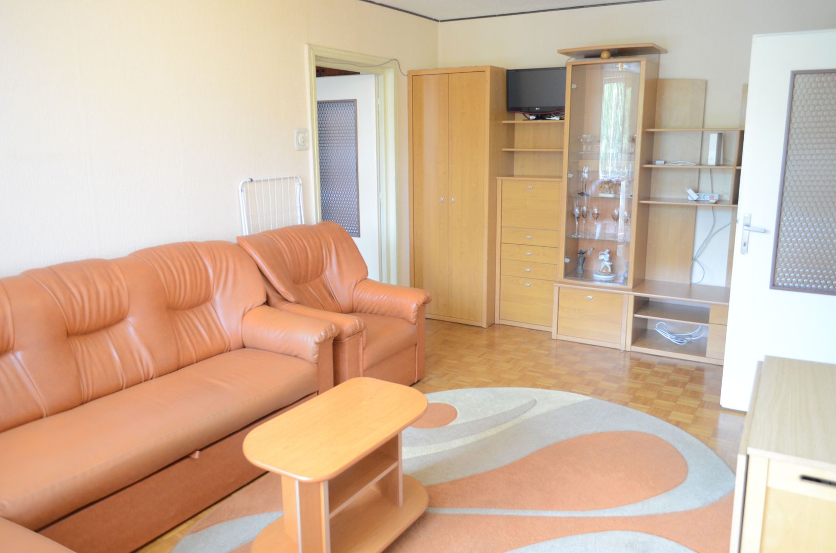 De inchiriat  apartament ultracentral cu garaj - Poză 1