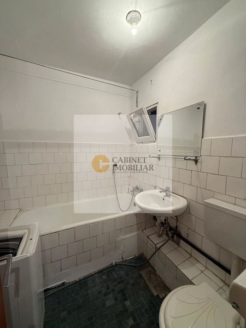 2 Camere - 55MP | Creditabil | 3/10 | 1981 | Metrou Lujer - 3 minute - Poză 4