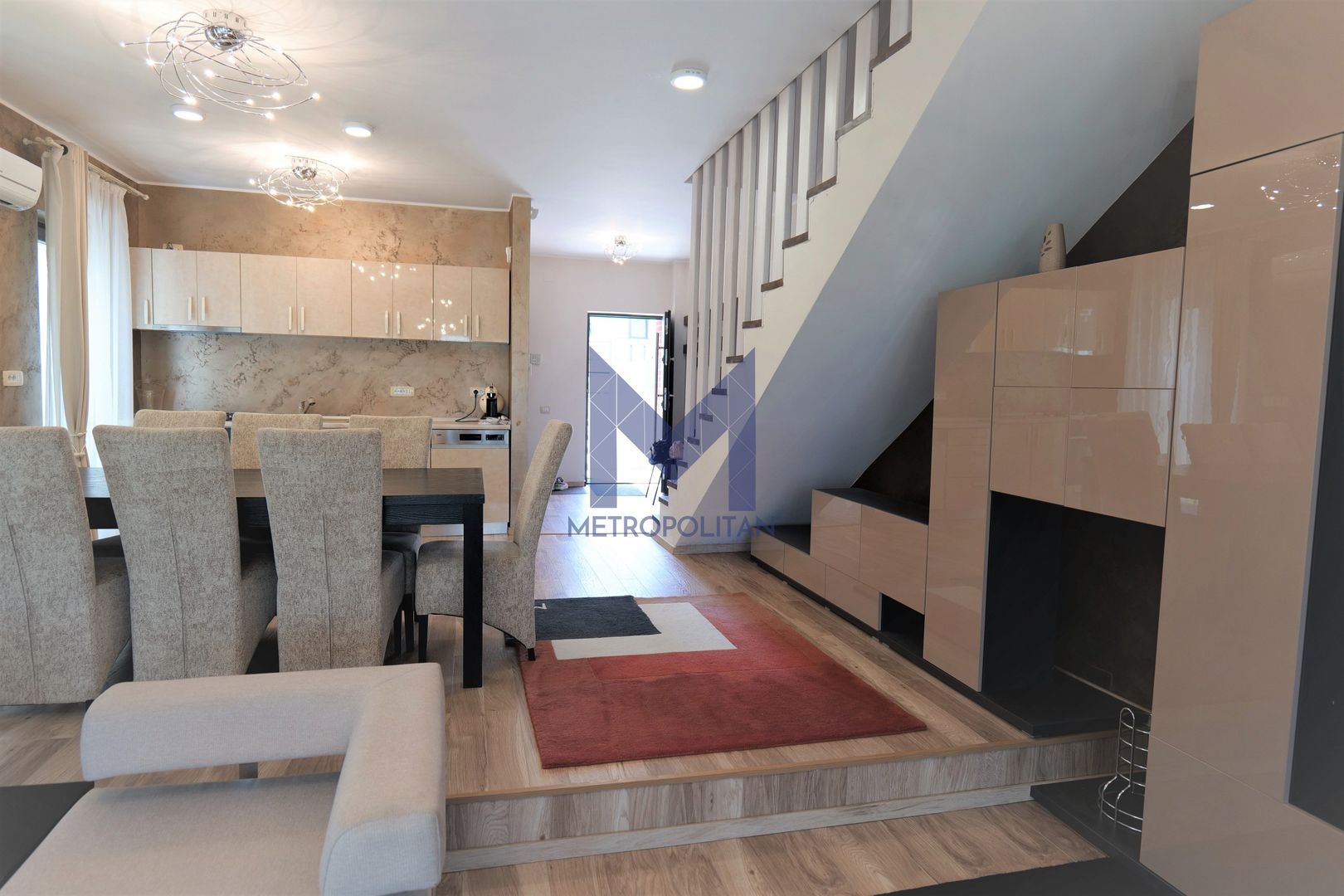 Casă/ Vilă de închiriat deosebit de atractivă - Poză 5