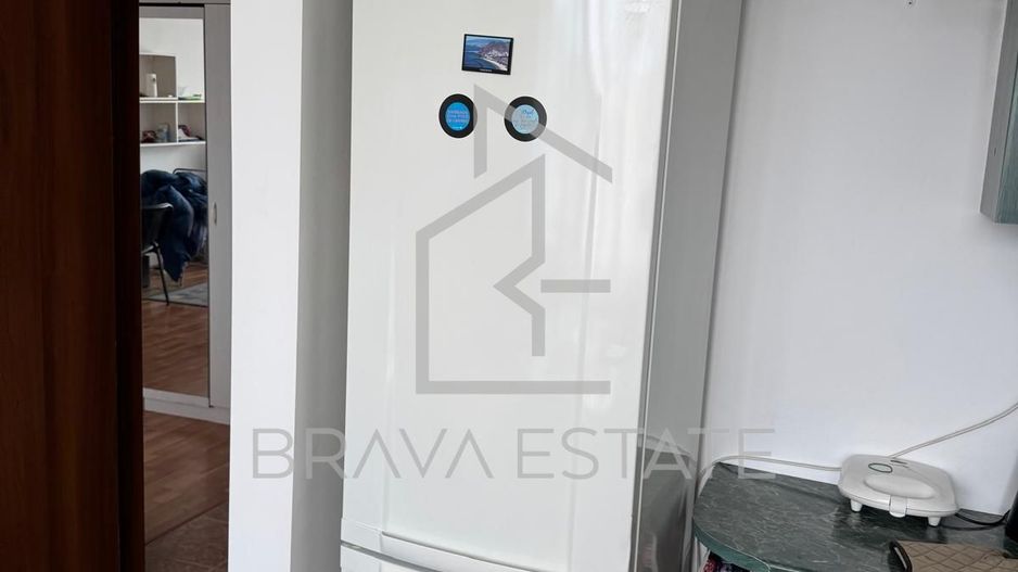 Apartament o cameră, 46mp, balcon, zona Farmec - Poză 2