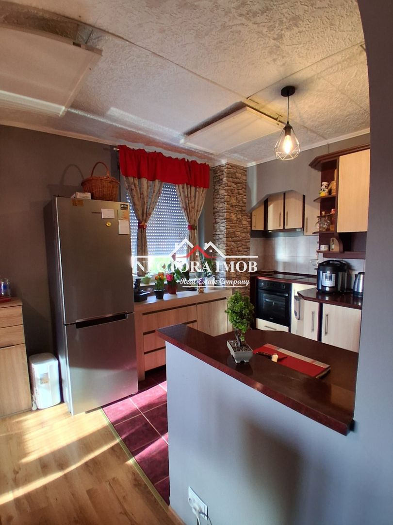 Apartament ULTRACENTRAL SALONTA, 3 camere, 74 mp, mobilat/utilat total - Poză 2