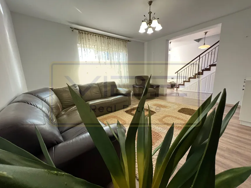 Casa noua tip duplex 4 camere 2 bai Popas Pacurari — fotografia 1