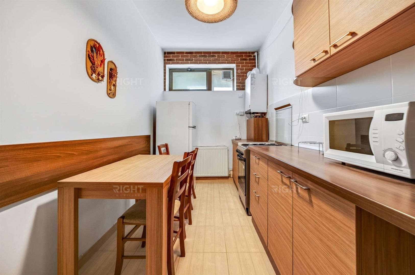 Casa pe 3 niveluri | Terasa cu priveliste | 3 parcari | Pozitie centrala - Poză 33
