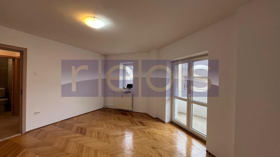 De inchiriat Garsoniera pe Bdul Decebal | 45 mp | nemobilata | - Poză 3