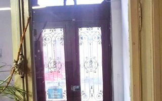 Sanctuar de Epocă: Reședință Grandioasă cu 10 Camere, Turn și Grădină - Poză 2