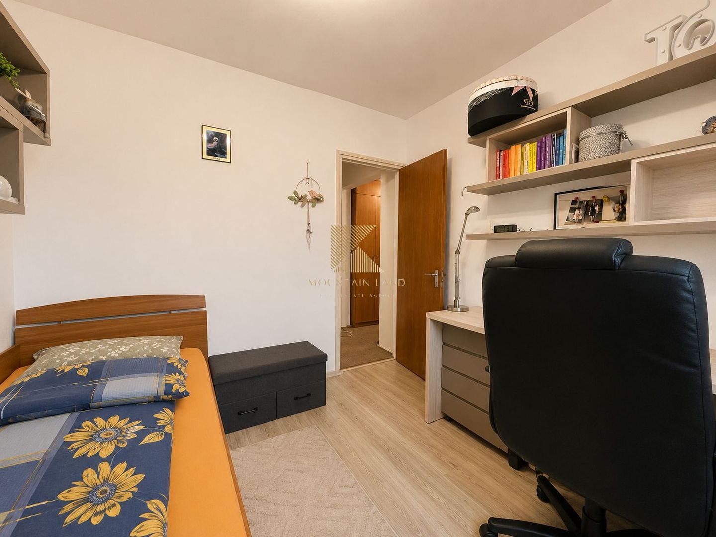 Apartament luminos cu 3 camere, parcare și boxă, zona Astra - Poză 9