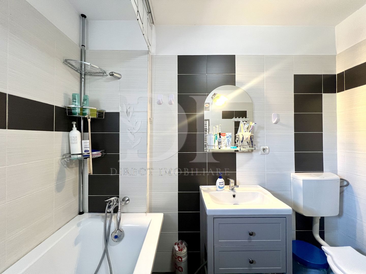 Apartament doua camere decomandate | Doua parcari | Zona Florilor - Poză 12
