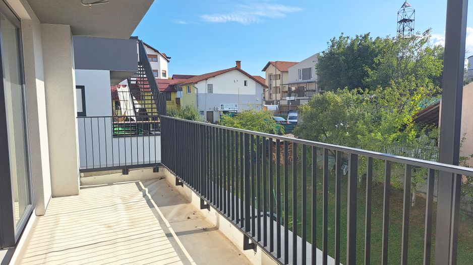 Penthouse 150 mp utili+ terase 200 mp+ 2 parcari subterane +curte 120 mp - Poză 24