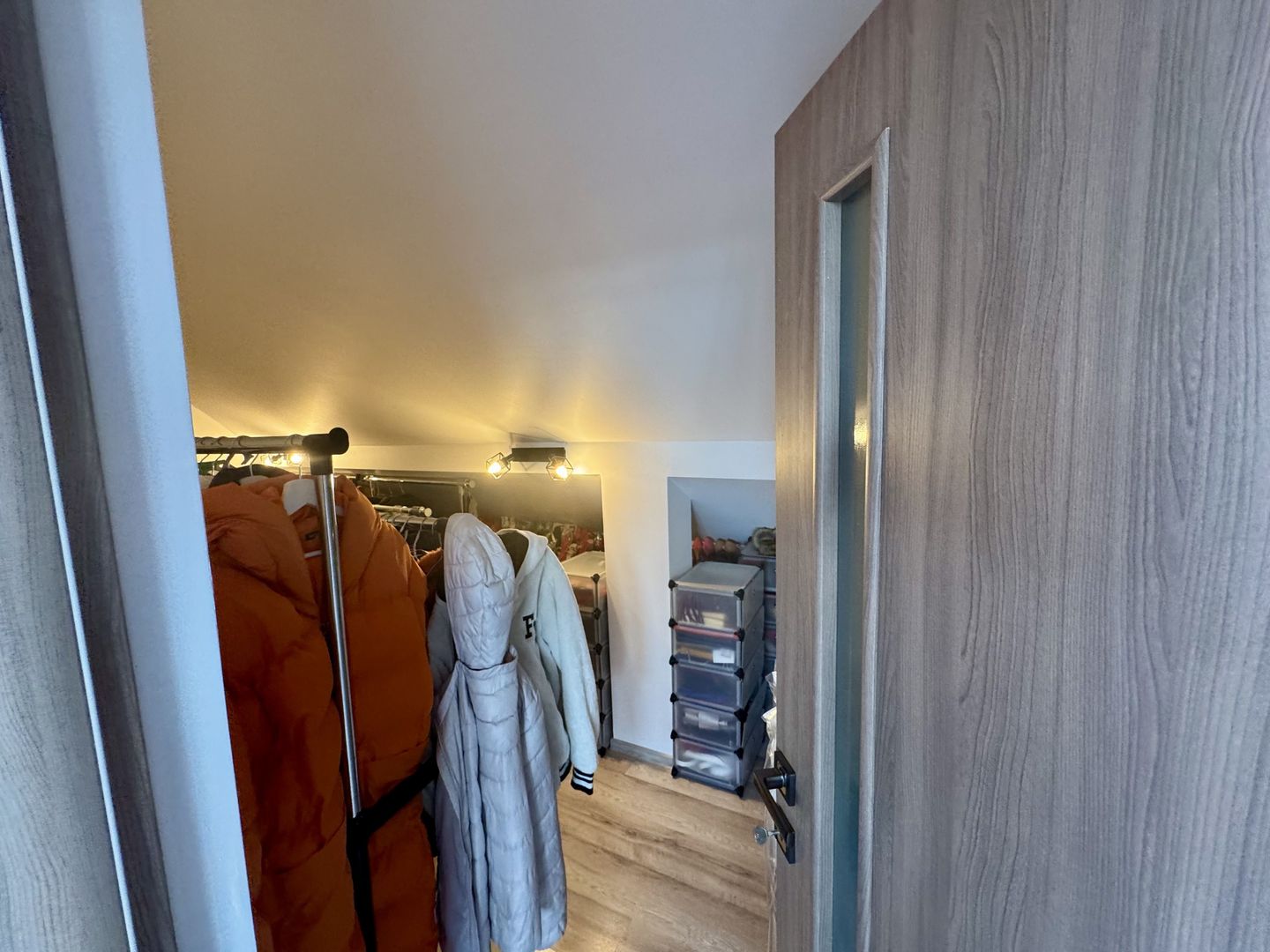 Berceni - VILĂ UNICAT, spațioasă, curte 1.000 mp, la 7 min metrou - Poză 31