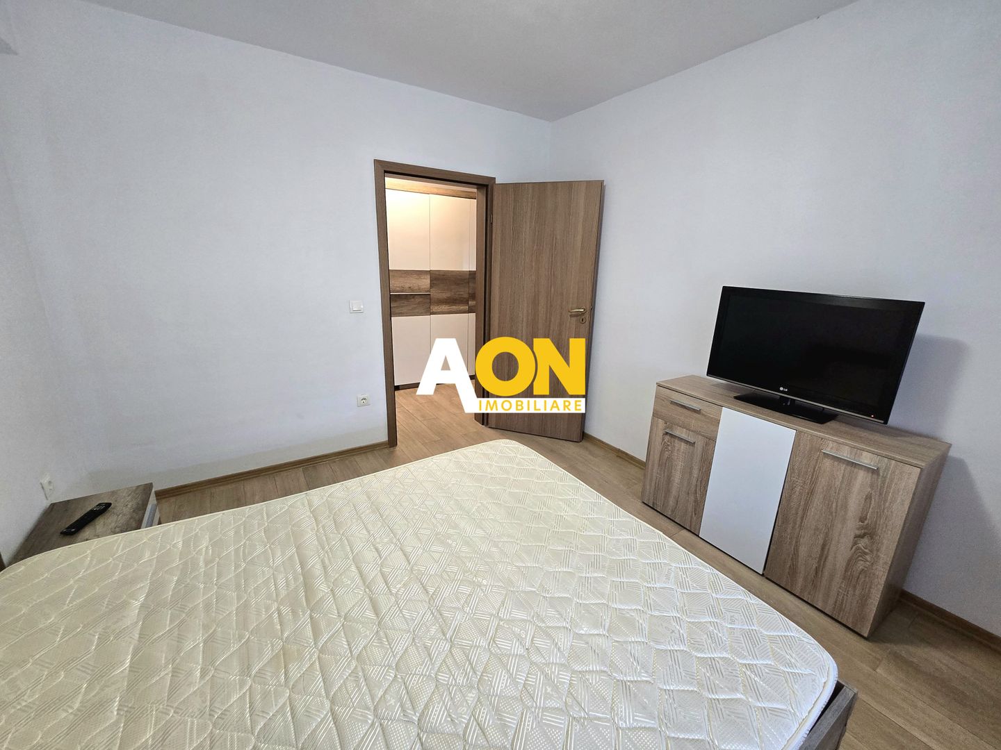 Apartament cu 3 Camere, Curte Proprie, Zona Orhideelor - Poză 4