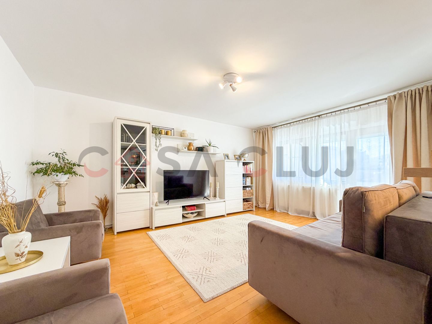 4 camere zona semicentrala, etaj intermediar, 100 mp utili! - Poză 1