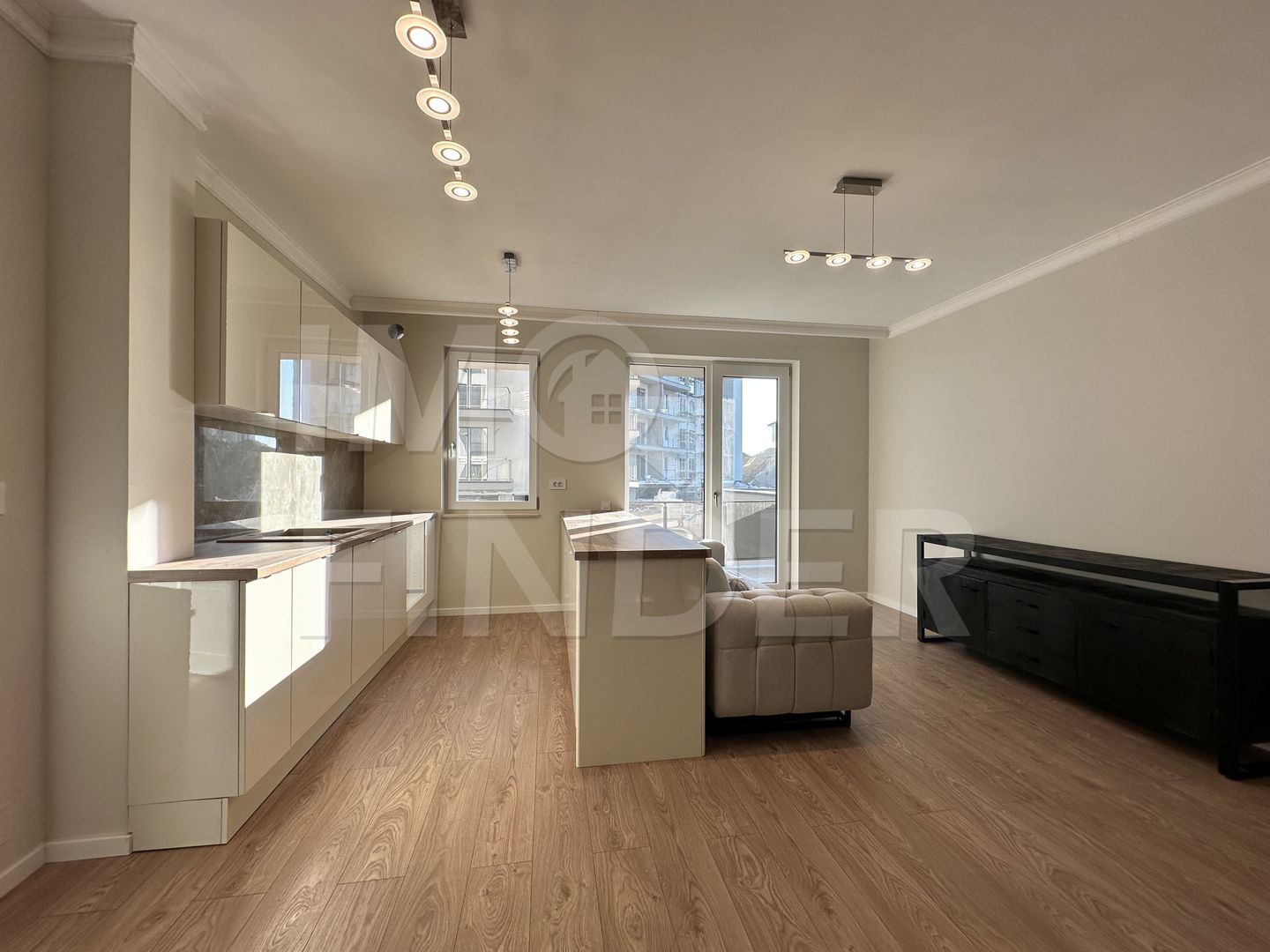 FARA COMISION - 2 camere 52 mp plus terasa zona VIVO - Poză 8