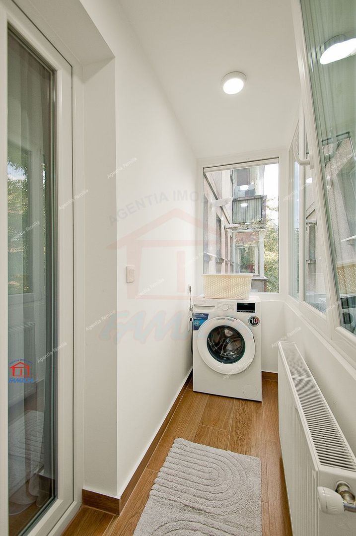 Inchiriere apartament 3 camere decomandat zona centrala - Poză 18