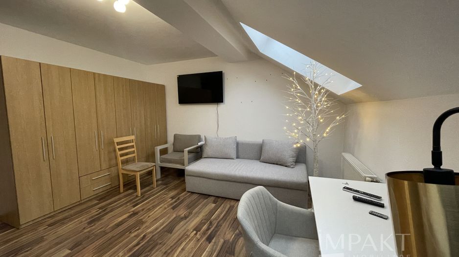 Apartament cu 3 camere de închiriat în Zorilor - Poză 2