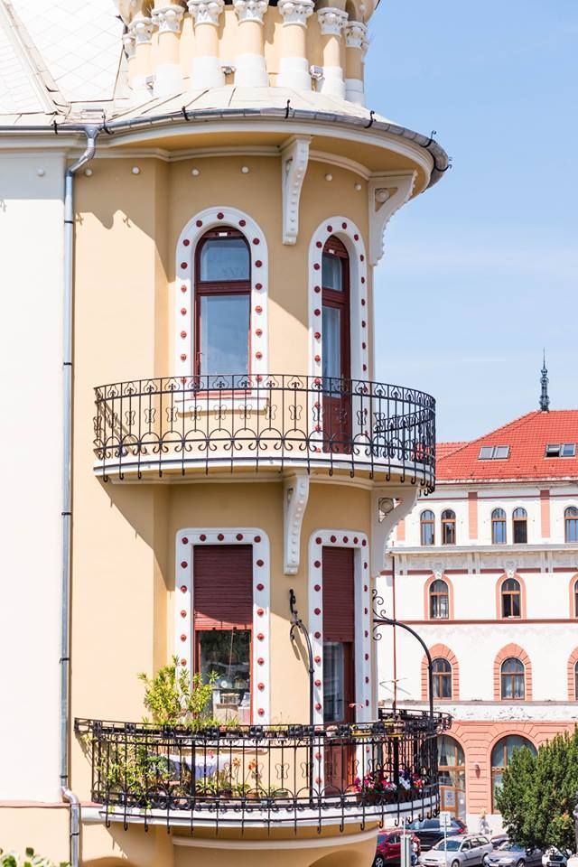 Palatul Poynar-Clădire unică, cu design deosebit - Poză 3