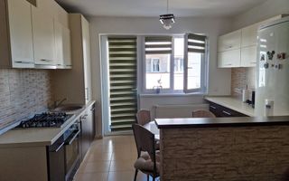 Apartament 3 camere de vânzare | Sibiu, Ștrand | curte 35 mp - Poză 1