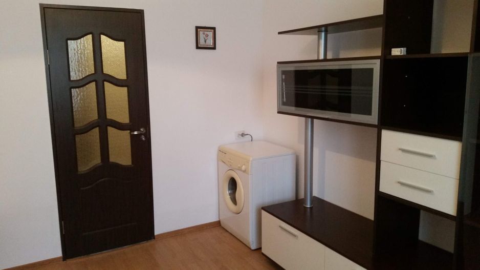 Garsoniera renovata, baie proprie, mobilata - Micro 40, langa Mall - Poză 1