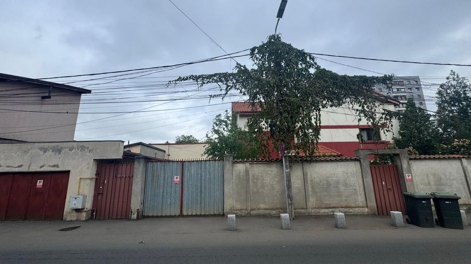 Casa de închiriat 7 camere Sector 4, ideal pentru clinica, gradinita - Poză 2