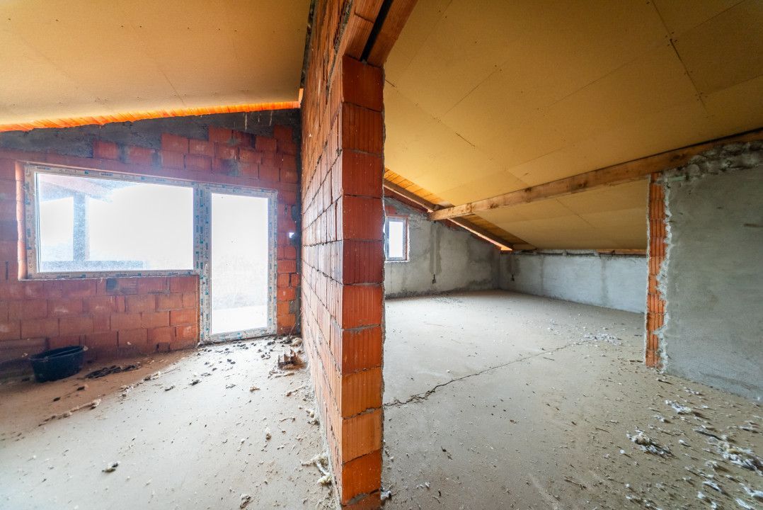 Casa caramida P+M, Vinga, cu potential spatiu comercial - Poză 20