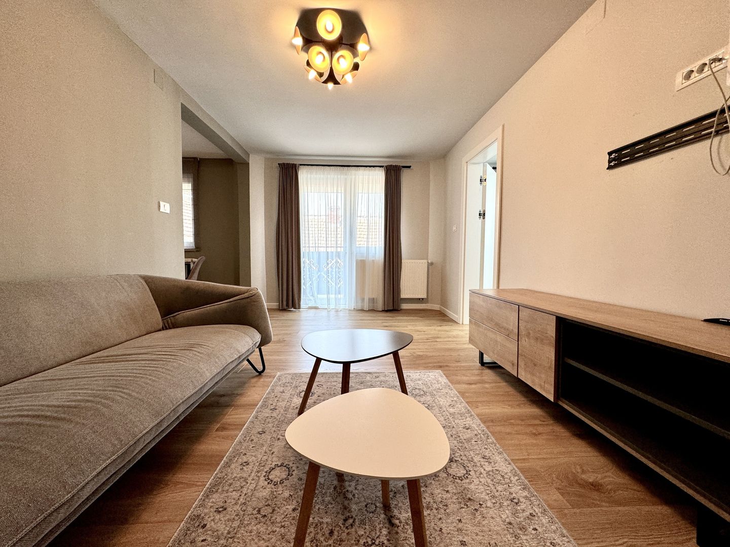 Apartament 2 camere CENTRAL - in clădire cu 4 apartamente - Poză 9