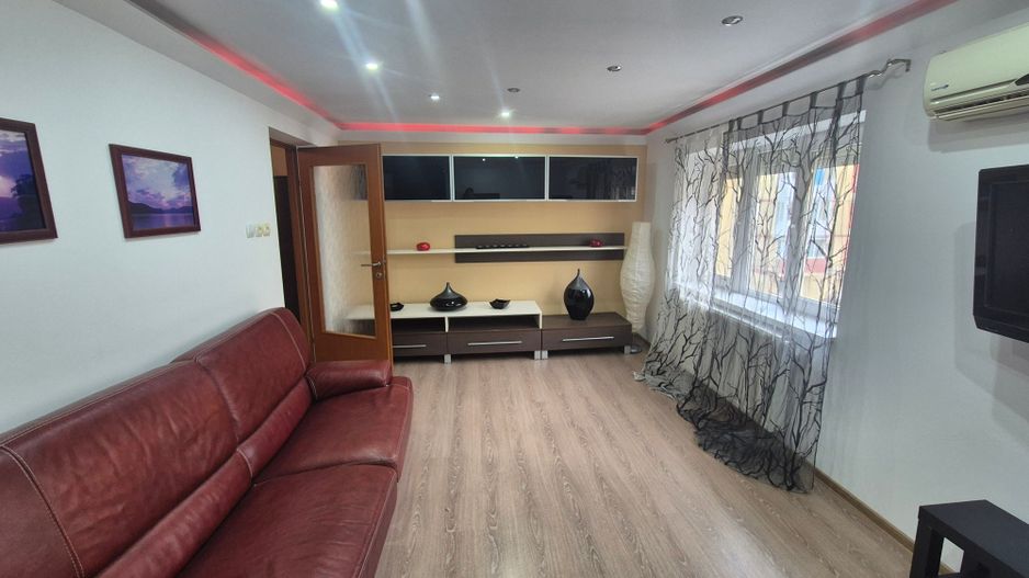 Închiriez apartament 2 camere Micro 4 - Poză 1