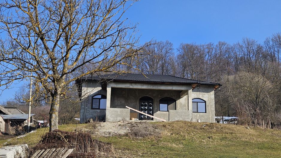 Casă pe platou, liniște și natură – Boțești, Argeș - Poză 10