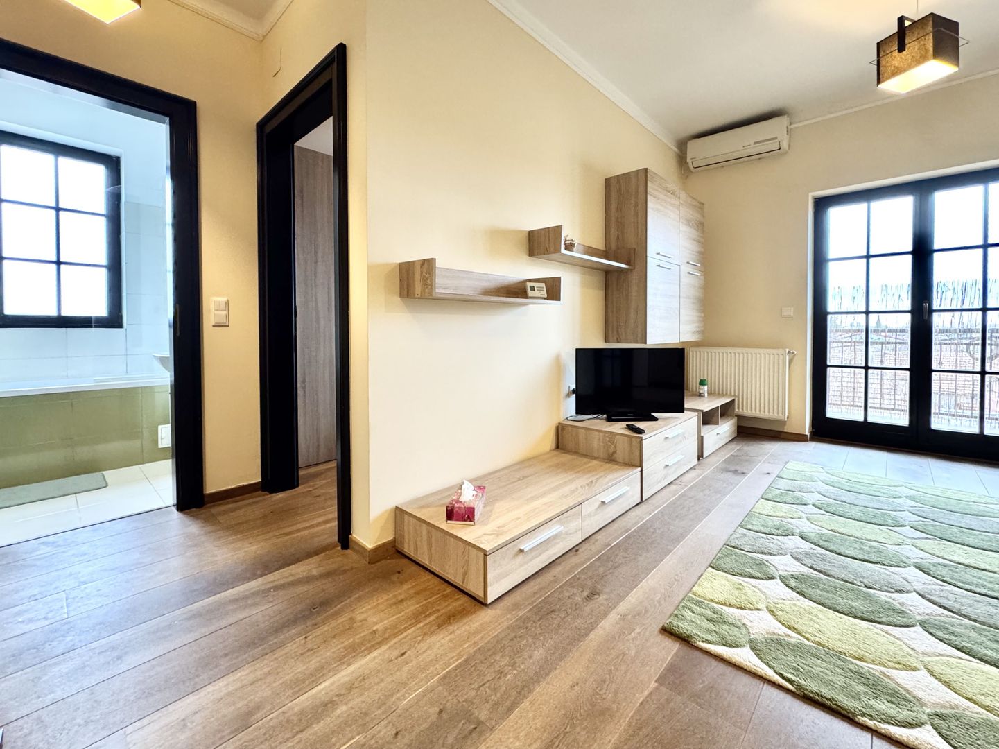 Spațiu, lumină și liniște – 2 Camere în zona Ronat - Poză 5